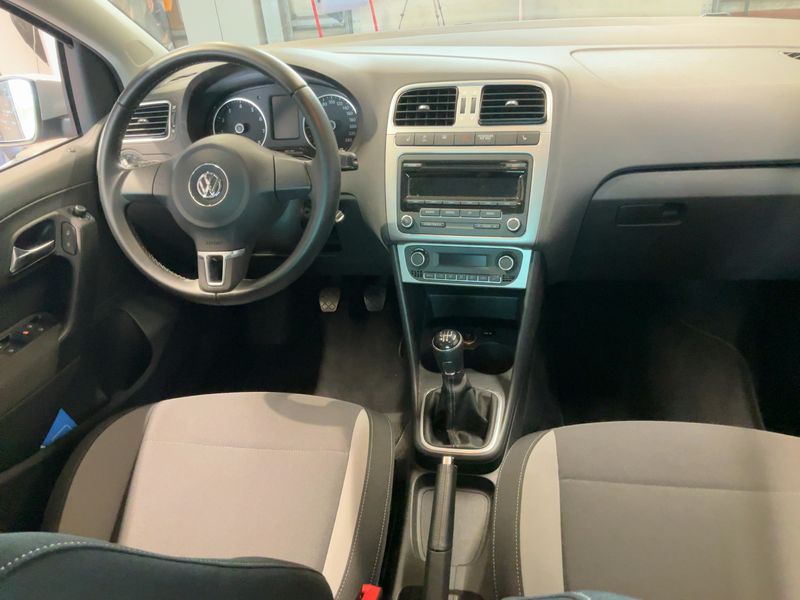 Volkswagen Polo 1.2 Life 2013 – снимка 18