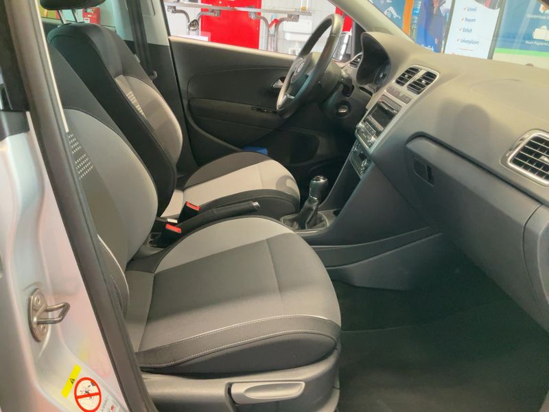Volkswagen Polo 1.2 Life 2013 – снимка 17