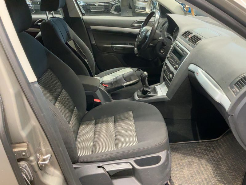 Skoda Octavia 1.8 TSI Scout 4x4 2011 – снимка 16