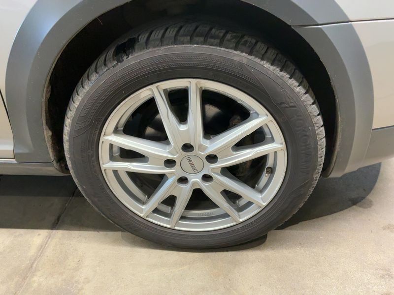 Skoda Octavia 1.8 TSI Scout 4x4 2011 – снимка 11