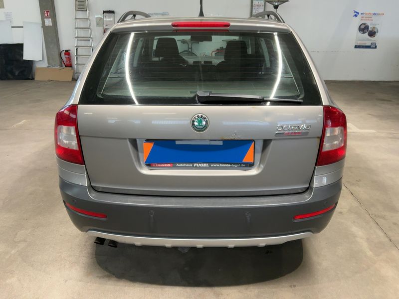 Skoda Octavia 1.8 TSI Scout 4x4 2011 – снимка 7