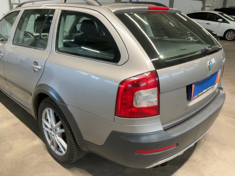 Skoda Octavia 1.8 TSI Scout 4x4 2011 – снимка 6