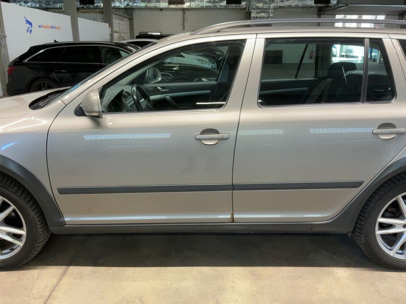 Skoda Octavia 1.8 TSI Scout 4x4 2011 – снимка 4