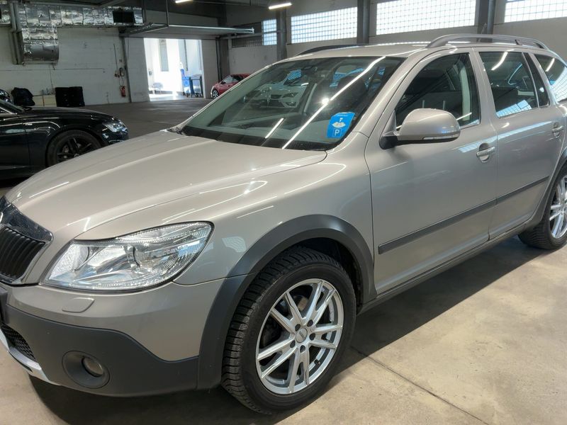 Skoda Octavia 1.8 TSI Scout 4x4 2011 – снимка 2
