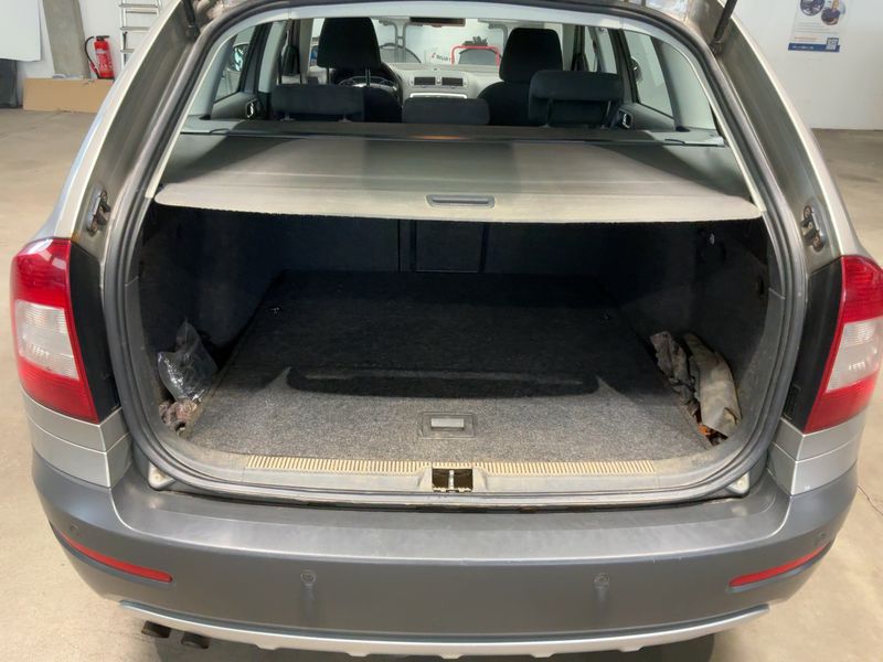 Skoda Octavia 1.8 TSI Scout 4x4 2011 – снимка 15
