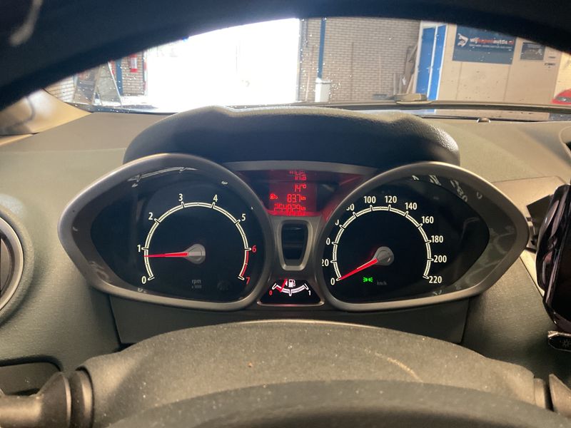Ford Fiesta 1.6 Ti-VCT Titanium 2009 – снимка 4