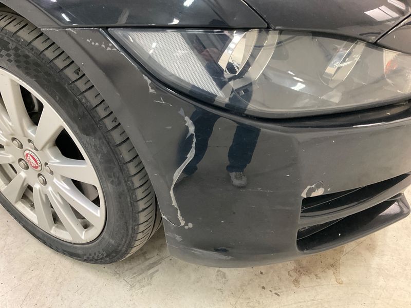 Jaguar XE 20d Pure AWD 2020 – снимка 26
