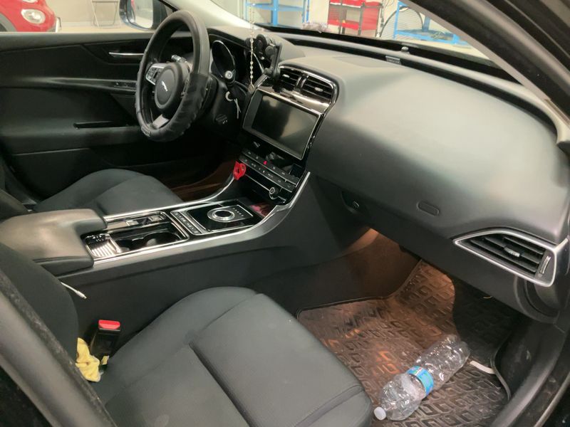Jaguar XE 20d Pure AWD 2020 – снимка 17