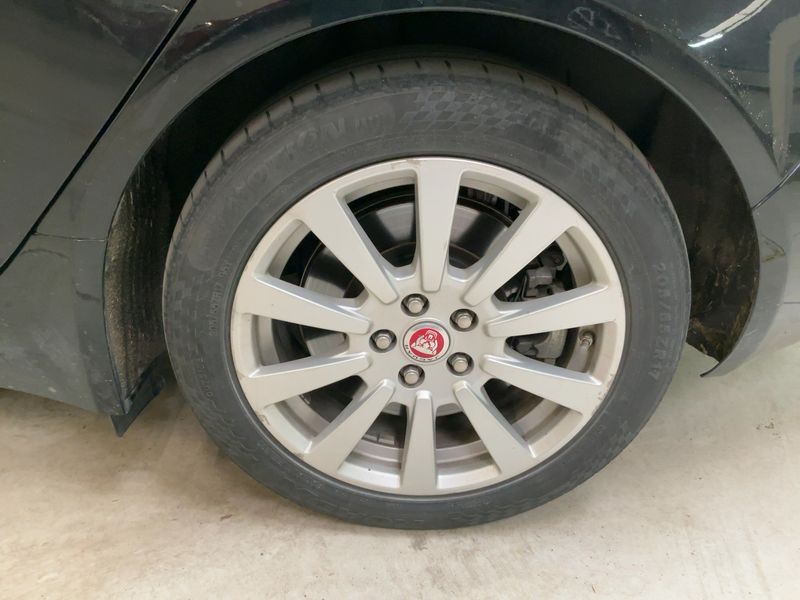 Jaguar XE 20d Pure AWD 2020 – снимка 5