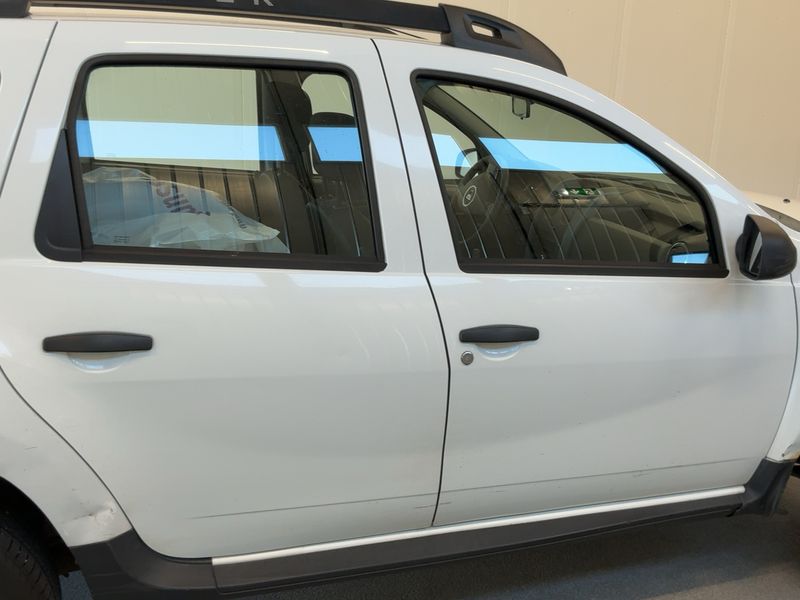 Dacia Duster 1.6 SCe Ambiance 4x2 2015 – снимка на щета