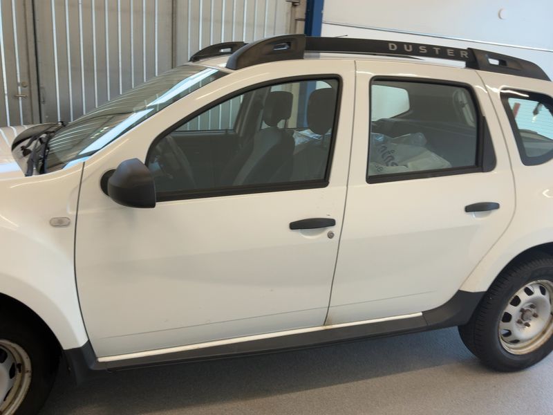 Dacia Duster 1.6 SCe Ambiance 4x2 2015 – снимка 4