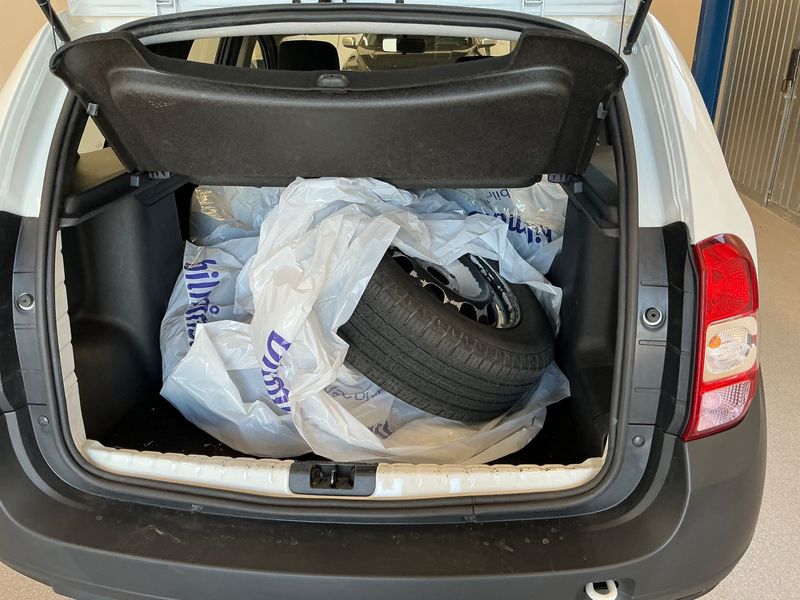 Dacia Duster 1.6 SCe Ambiance 4x2 2015 – снимка 21