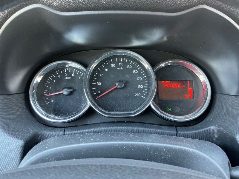 Dacia Duster 1.6 SCe Ambiance 4x2 2015 – снимка 13
