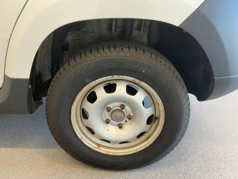 Dacia Duster 1.6 SCe Ambiance 4x2 2015 – снимка 16
