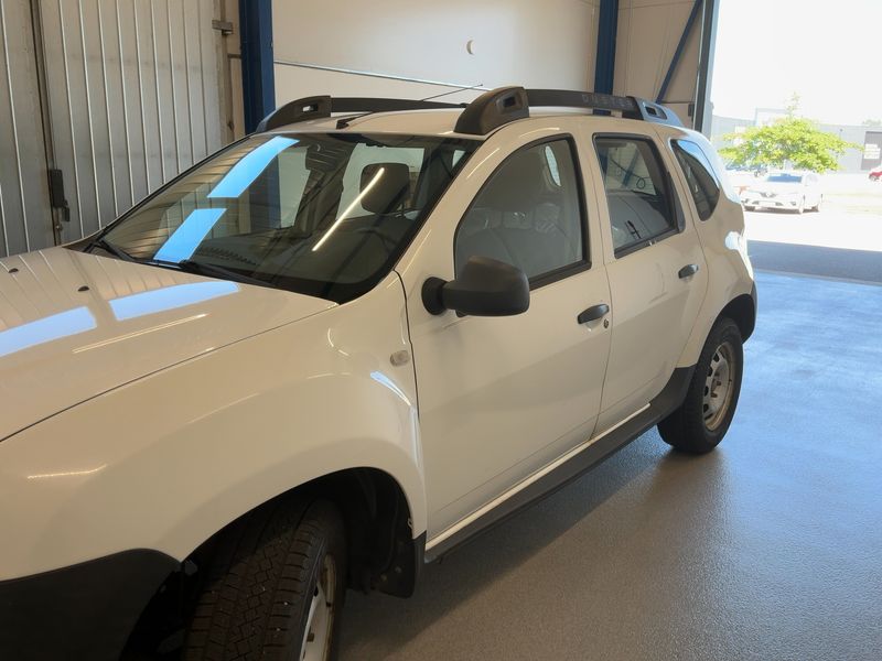 Dacia Duster 1.6 SCe Ambiance 4x2 2015 – снимка 2
