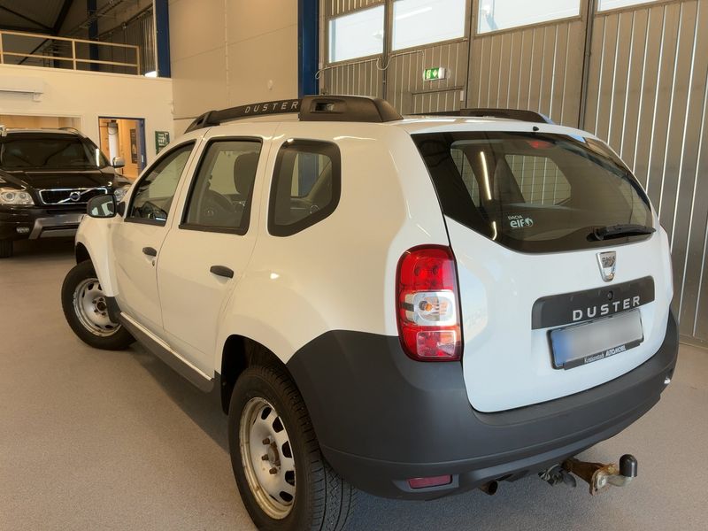 Dacia Duster 1.6 SCe Ambiance 4x2 2015 – снимка 3