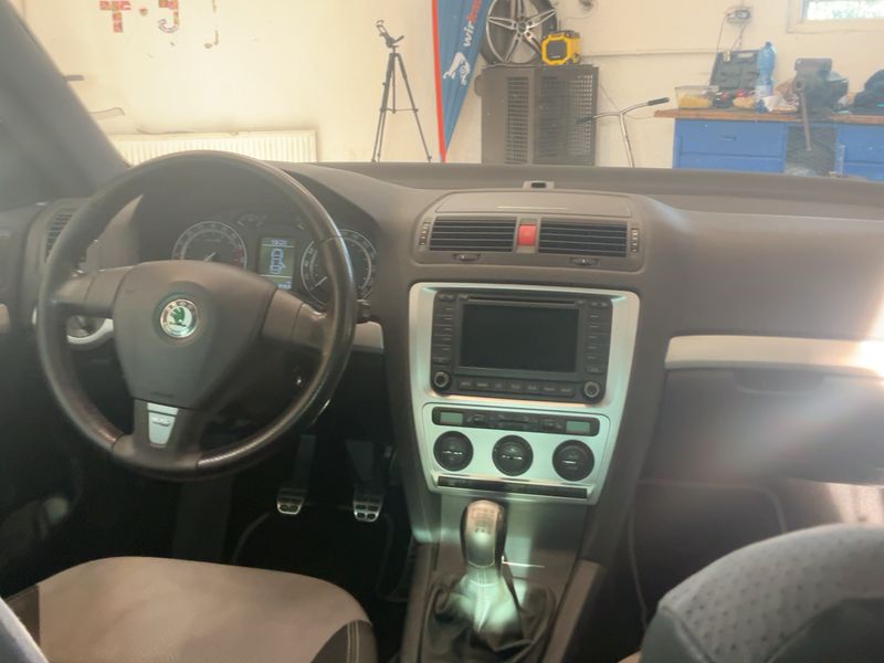 Skoda Octavia 2.0 TDI RS 2006 – снимка 18