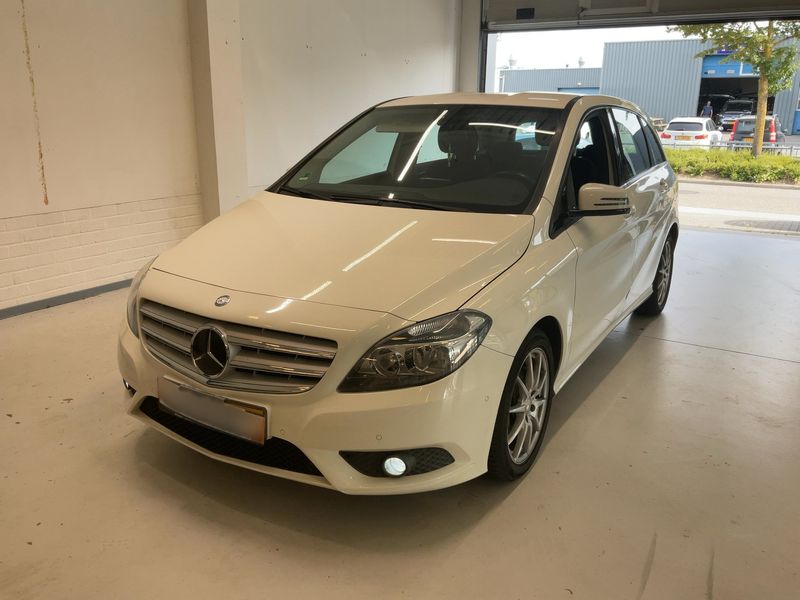 Mercedes-Benz B-Klasse B 180 2013 – снимка 1