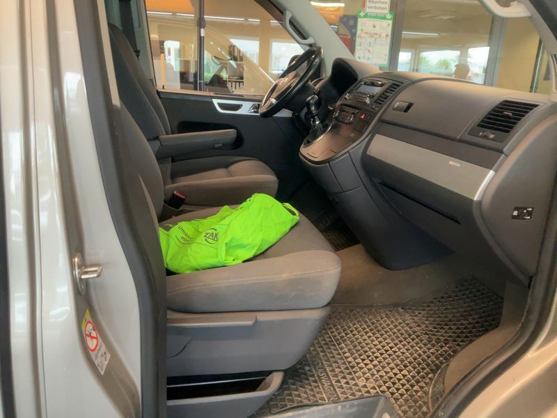 Volkswagen T5 Multivan 2.0 TDI Team 4Motion 2011 – снимка 17