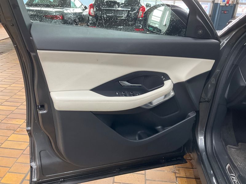 Jaguar E-Pace P200 R-Dynamic S AWD 2020 – снимка 24