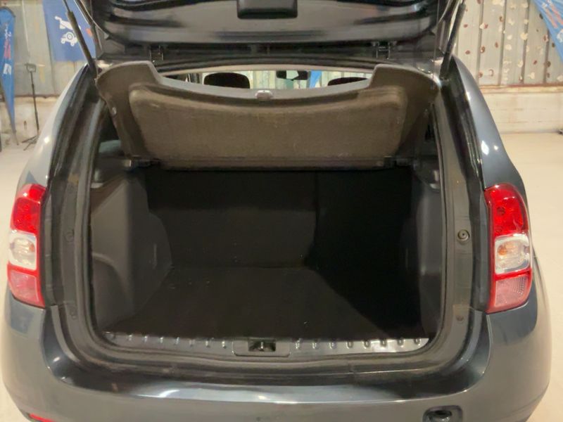 Dacia Duster 1.5 dCi SL Black Touch 4x2 2017 – снимка 15