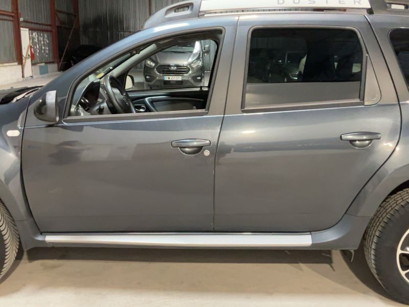 Dacia Duster 1.5 dCi SL Black Touch 4x2 2017 – снимка 4