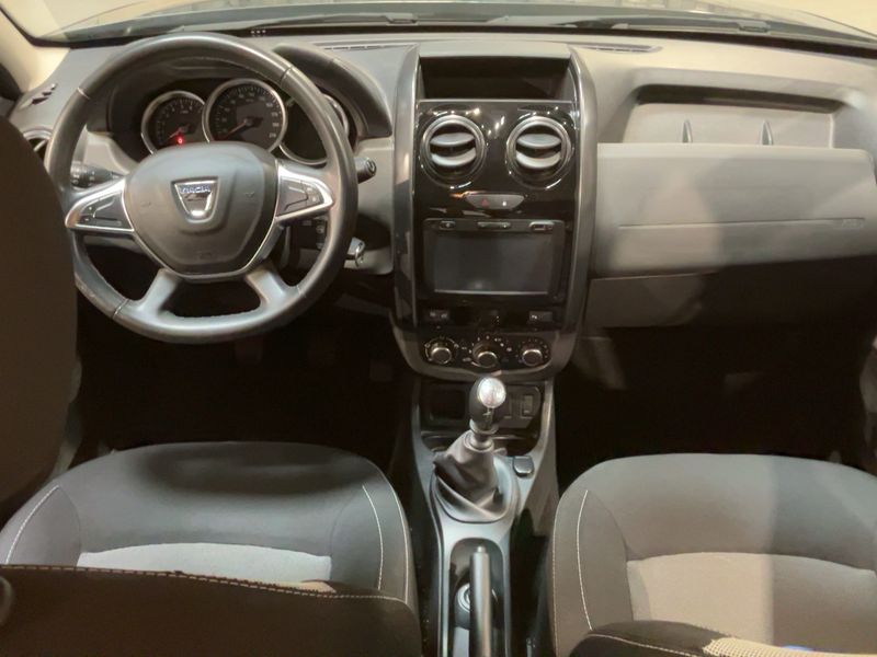Dacia Duster 1.5 dCi SL Black Touch 4x2 2017 – снимка 17
