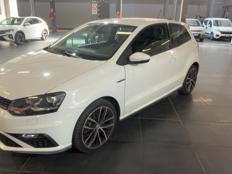 Volkswagen Polo 1.8 TSI GTI BlueMotion Tech 2015 – снимка 2