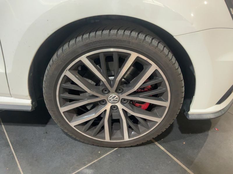 Volkswagen Polo 1.8 TSI GTI BlueMotion Tech 2015 – снимка 11