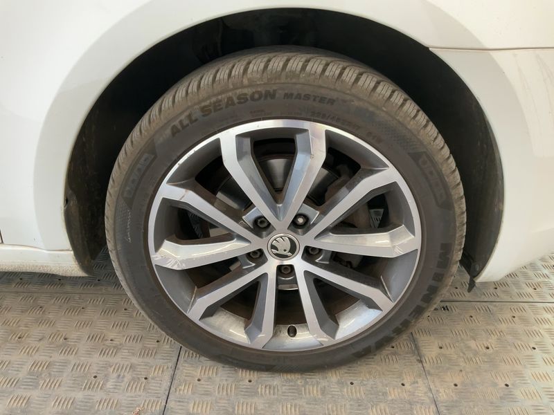 Skoda Octavia 2.0 TDI Edition 2015 – снимка 11