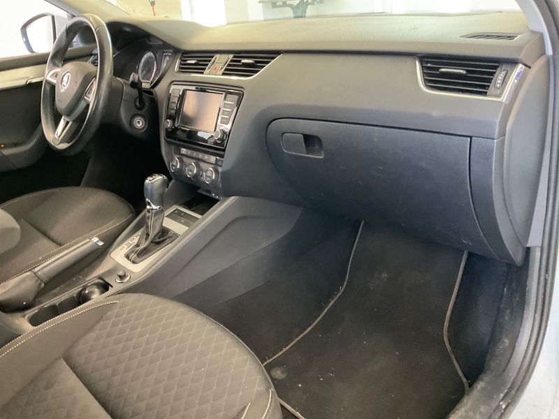 Skoda Octavia 2.0 TDI Edition 2015 – снимка 26