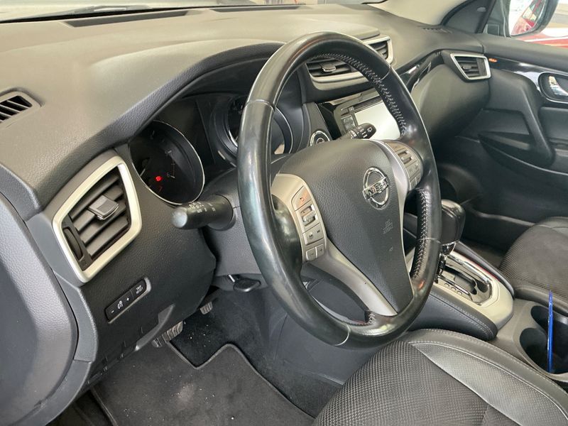 Nissan Qashqai 1.6 dCi Tekna 2015 – снимка 26