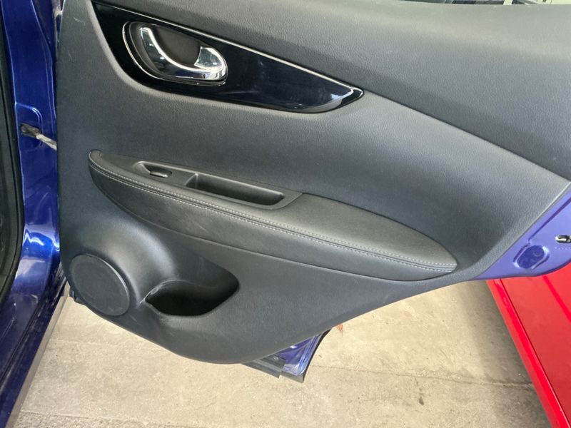 Nissan Qashqai 1.6 dCi Tekna 2015 – снимка 31