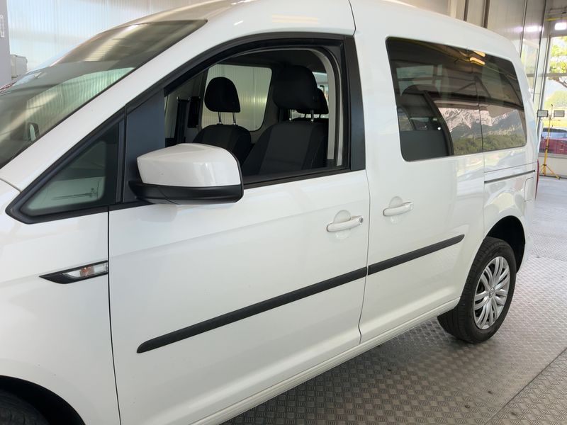 Volkswagen Caddy 2.0 TDI Trendline 4Motion BlueMotion Tech 2016 – снимка на щета 4