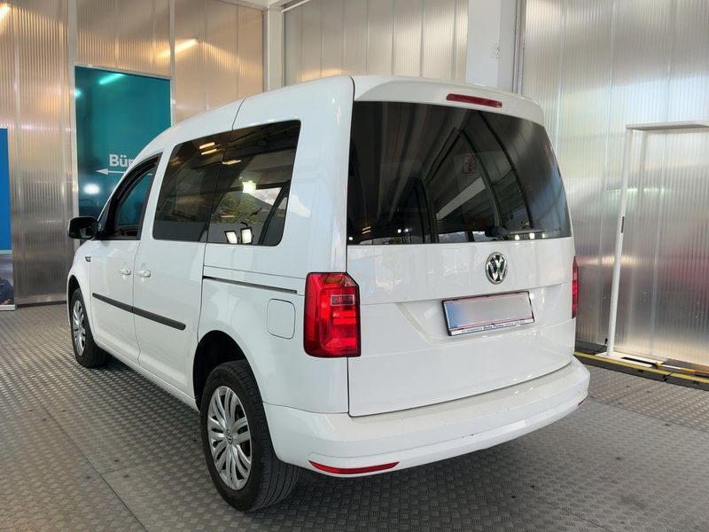Volkswagen Caddy 2.0 TDI Trendline 4Motion BlueMotion Tech 2016 – снимка на щета 6
