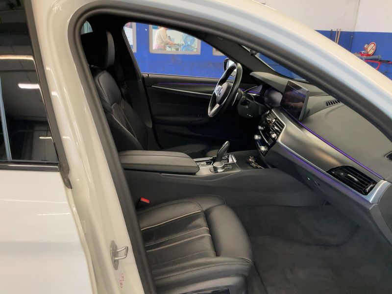 BMW 5er 530i Mild-Hybrid M Sport 2022 – снимка 16