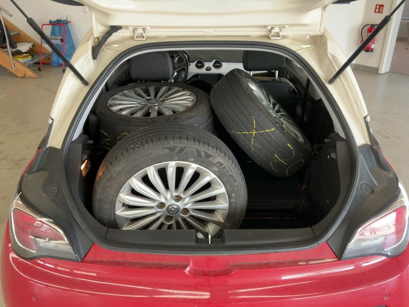 Opel Adam 1.4 Glam 2016 – снимка 16