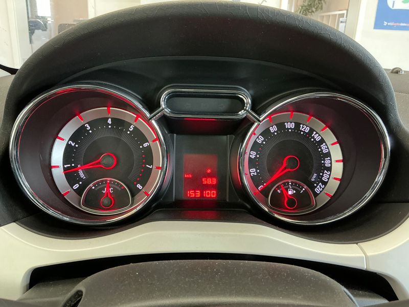 Opel Adam 1.4 Glam 2016 – снимка 19