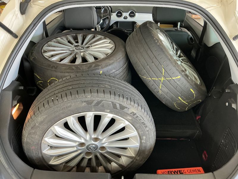 Opel Adam 1.4 Glam 2016 – снимка 15