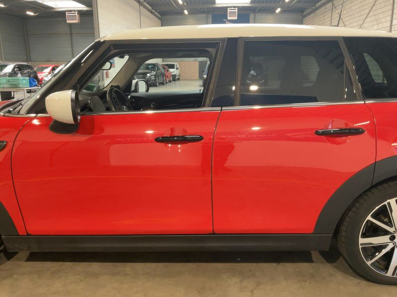 MINI Cooper Classic Trim 2022 – снимка 4
