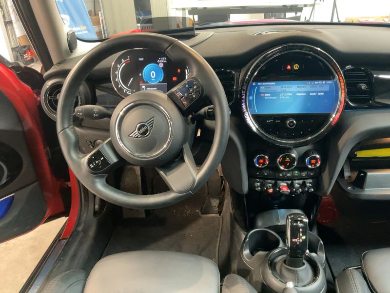 MINI Cooper Classic Trim 2022 – снимка 17