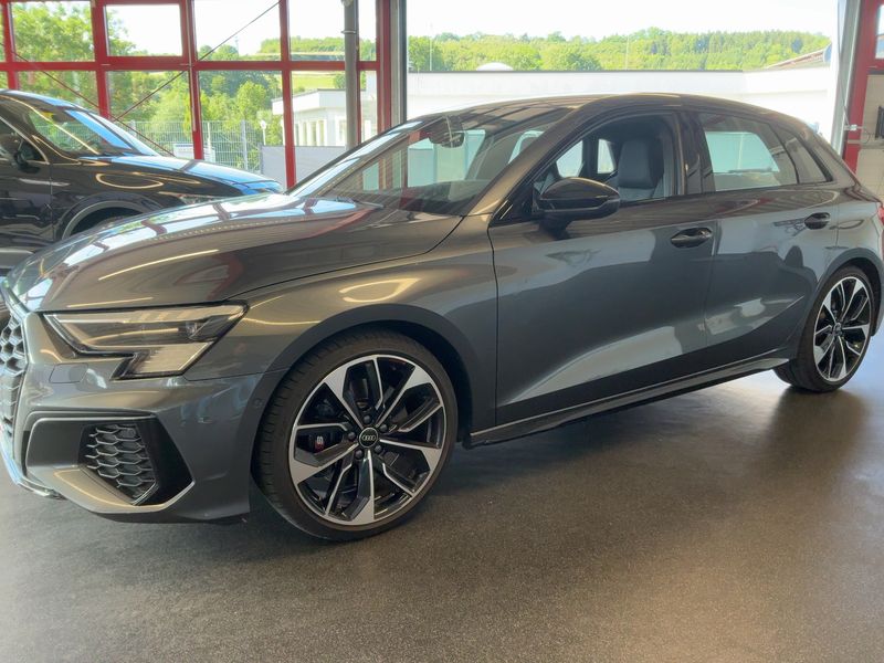 Audi S3 Sportback 2.0 TFSI quattro 2023 – снимка 2