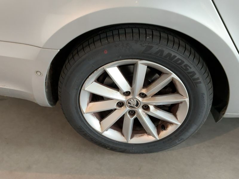 Skoda Superb 1.6 TDI Elegance 2015 – снимка 9
