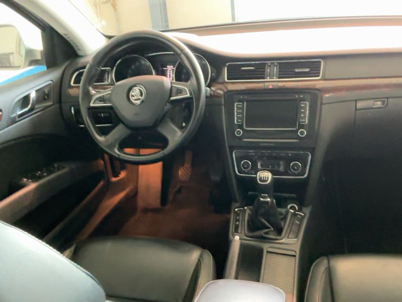 Skoda Superb 1.6 TDI Elegance 2015 – снимка 18