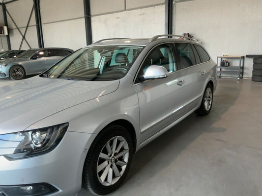 Skoda Superb 1.6 TDI Elegance 2015 – снимка 2