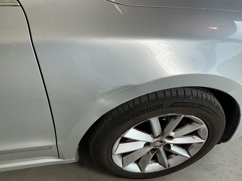 Skoda Superb 1.6 TDI Elegance 2015 – снимка 23
