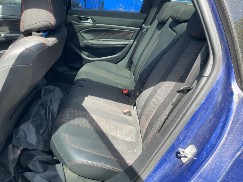Peugeot 308 1.5 Blue-HDi Allure 2018 – снимка 19