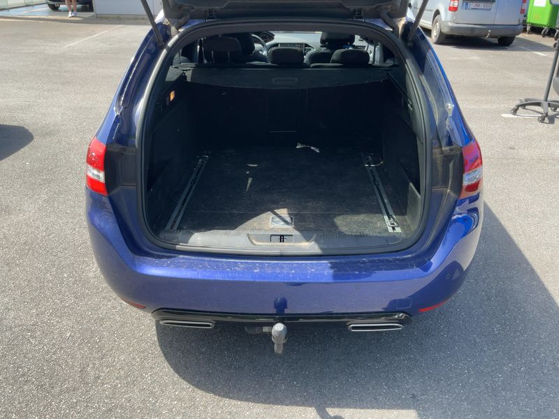 Peugeot 308 1.5 Blue-HDi Allure 2018 – снимка 15