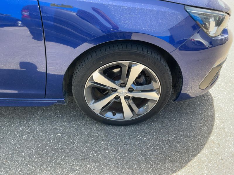 Peugeot 308 1.5 Blue-HDi Allure 2018 – снимка 11
