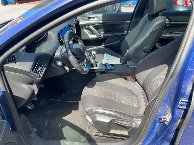 Peugeot 308 1.5 Blue-HDi Allure 2018 – снимка 16